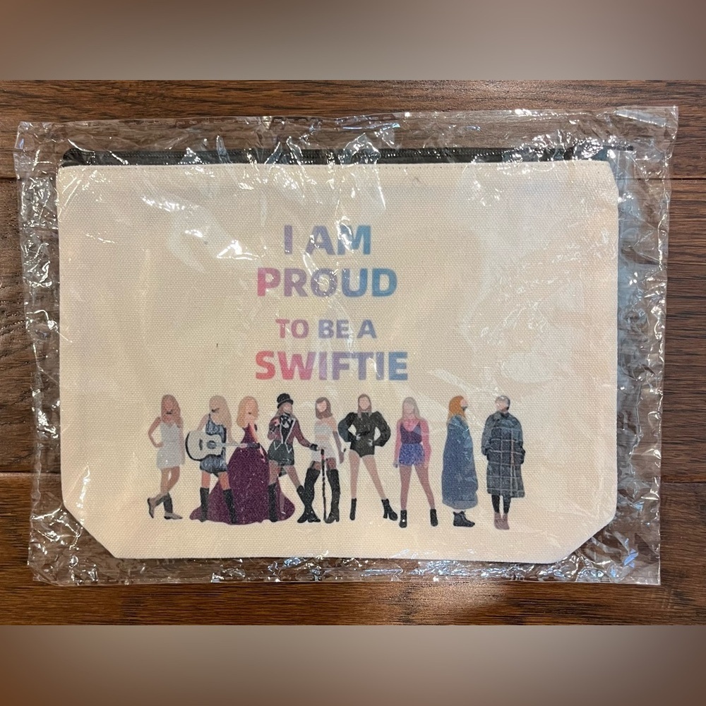 NEW Taylor Swift “I Am Proud To Be A Swiftie” Makeup Bag Top Zip Closure